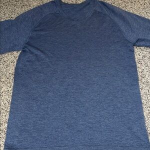Lululemon vent t shirt blue men’s size small